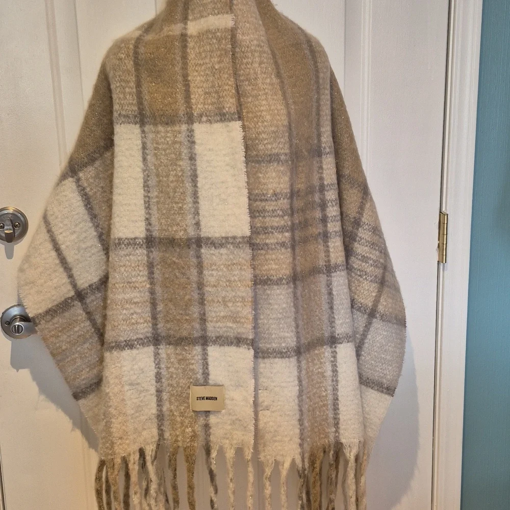 Steve Madden Tan and Cream Extremely Soft Plaid Wrap/scarf with Gold Threads